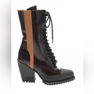 Chloé
Rylee leather lace up boots
